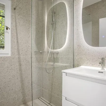 Villa Villa, 8 Pers, Pieds Dans L'eau *