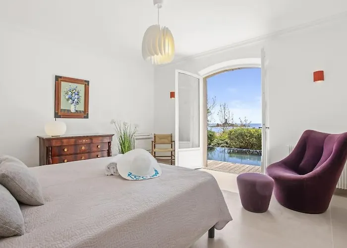 Villa, 8 Pers, Pieds Dans L'eau Saint-Raphaël