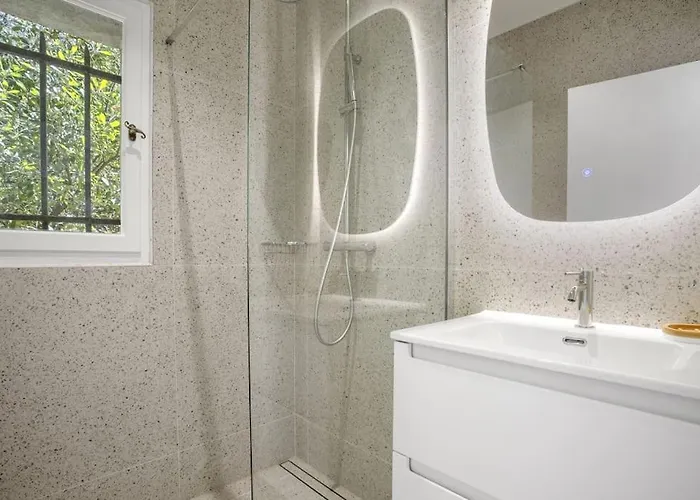 Villa Villa, 8 Pers, Pieds Dans L'eau *